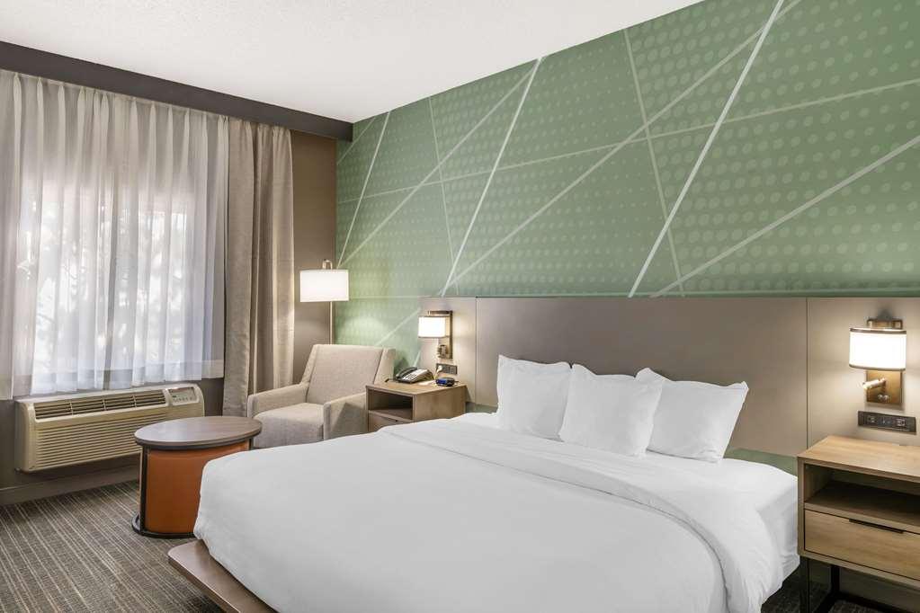 Comfort Inn & Suites Louisville Airport Fair & Expo חדר תמונה