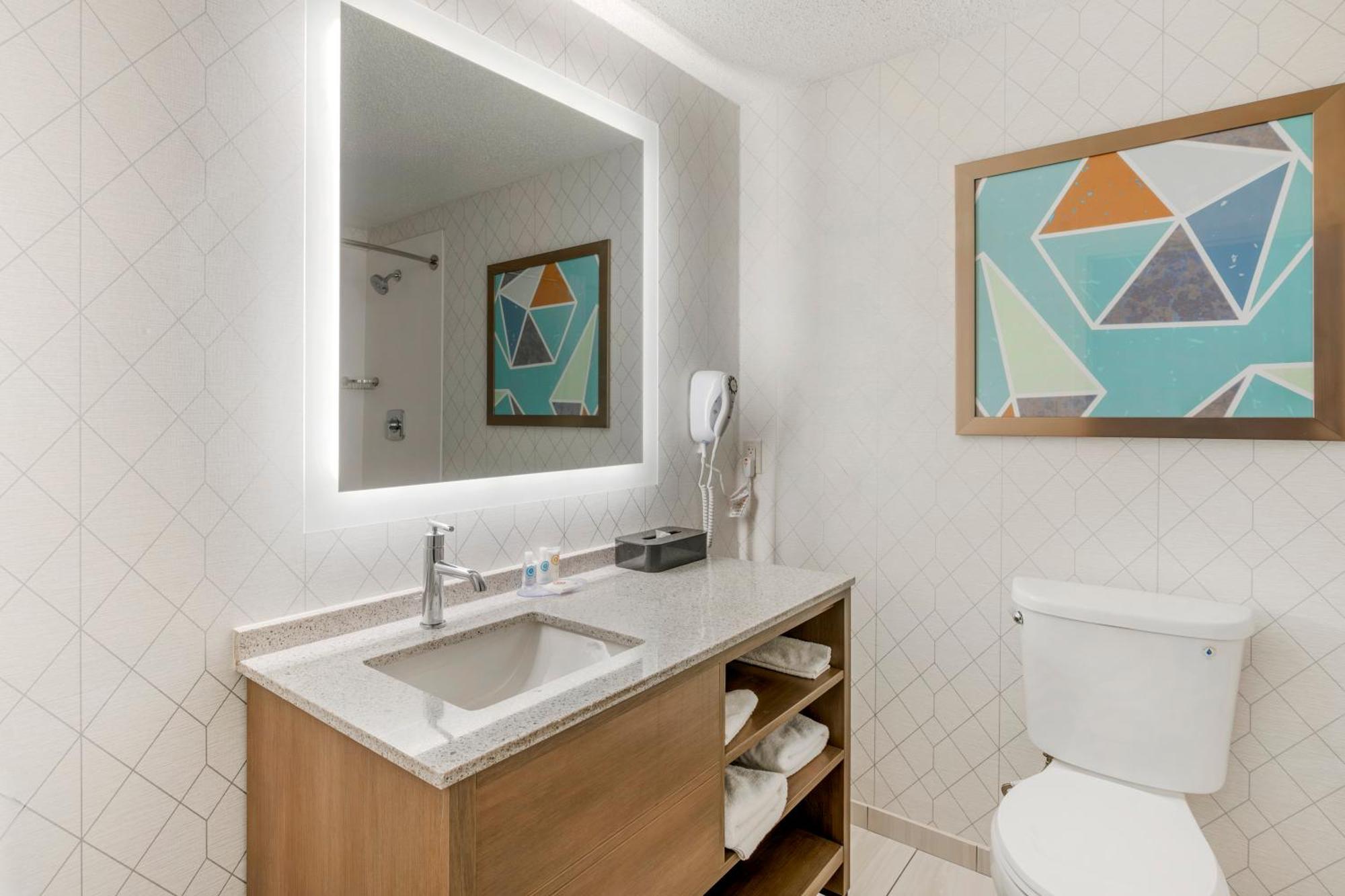 Comfort Inn & Suites Louisville Airport Fair & Expo מראה חיצוני תמונה