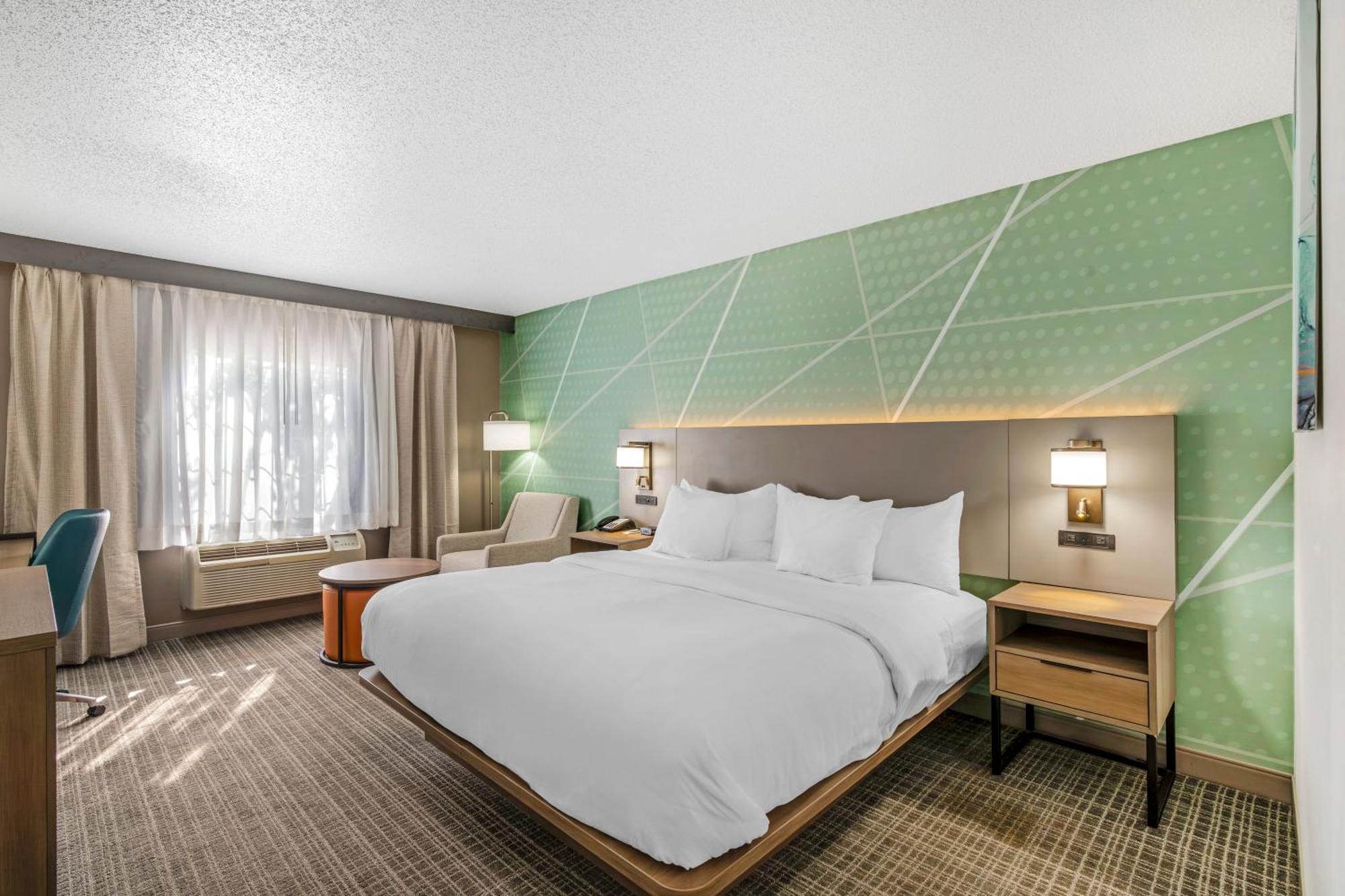 Comfort Inn & Suites Louisville Airport Fair & Expo מראה חיצוני תמונה