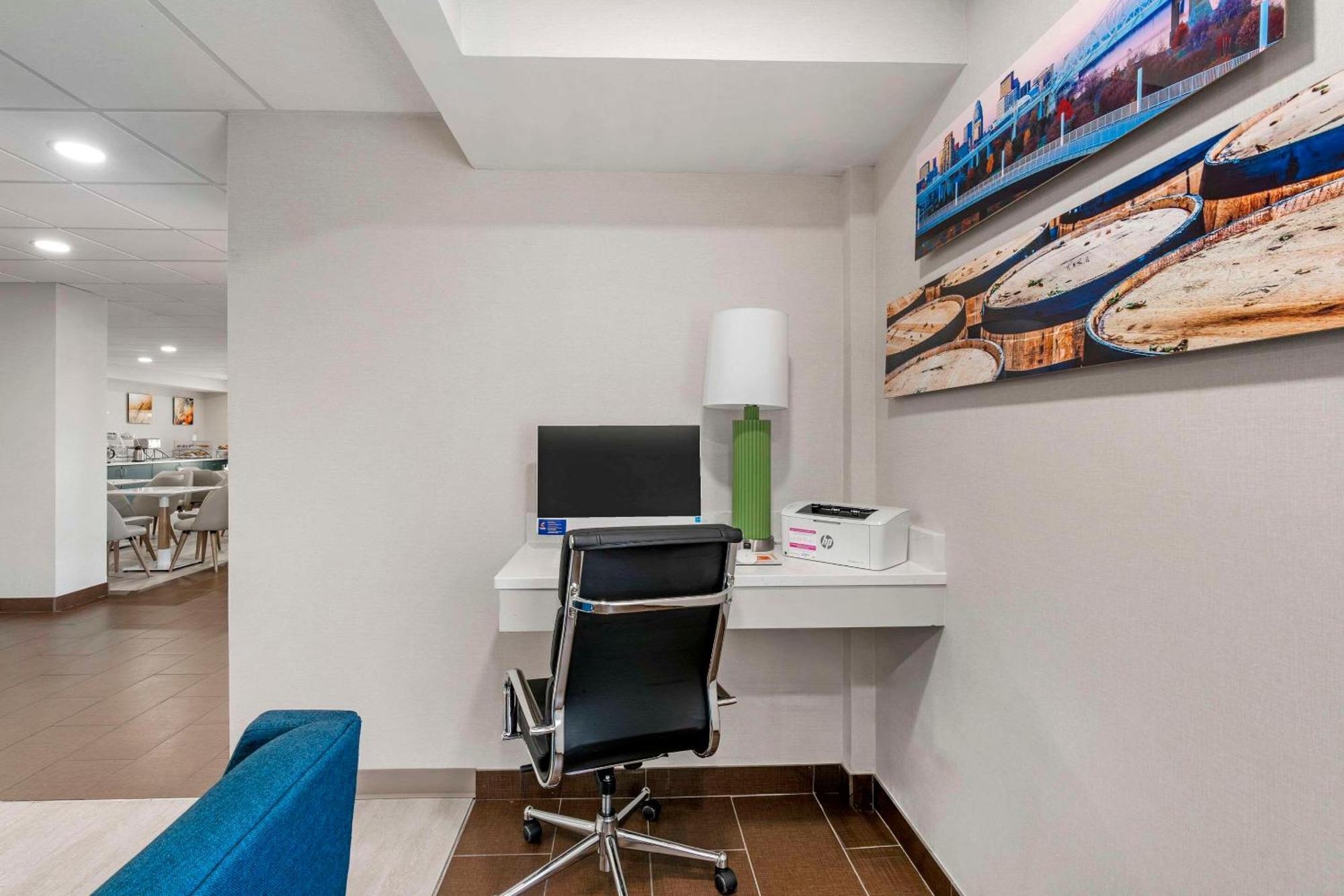 Comfort Inn & Suites Louisville Airport Fair & Expo מראה חיצוני תמונה
