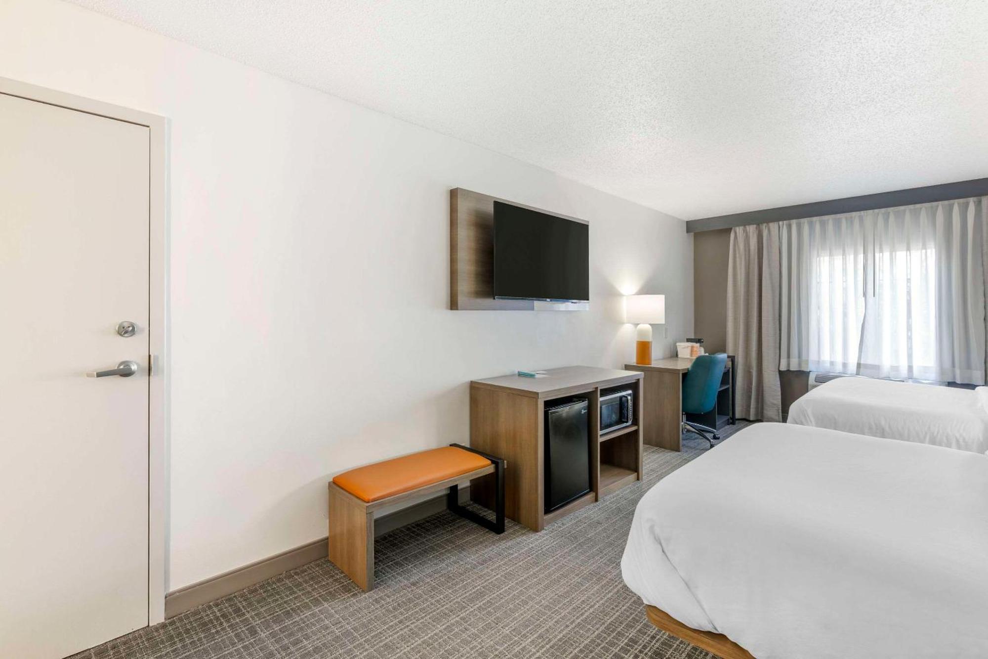 Comfort Inn & Suites Louisville Airport Fair & Expo מראה חיצוני תמונה