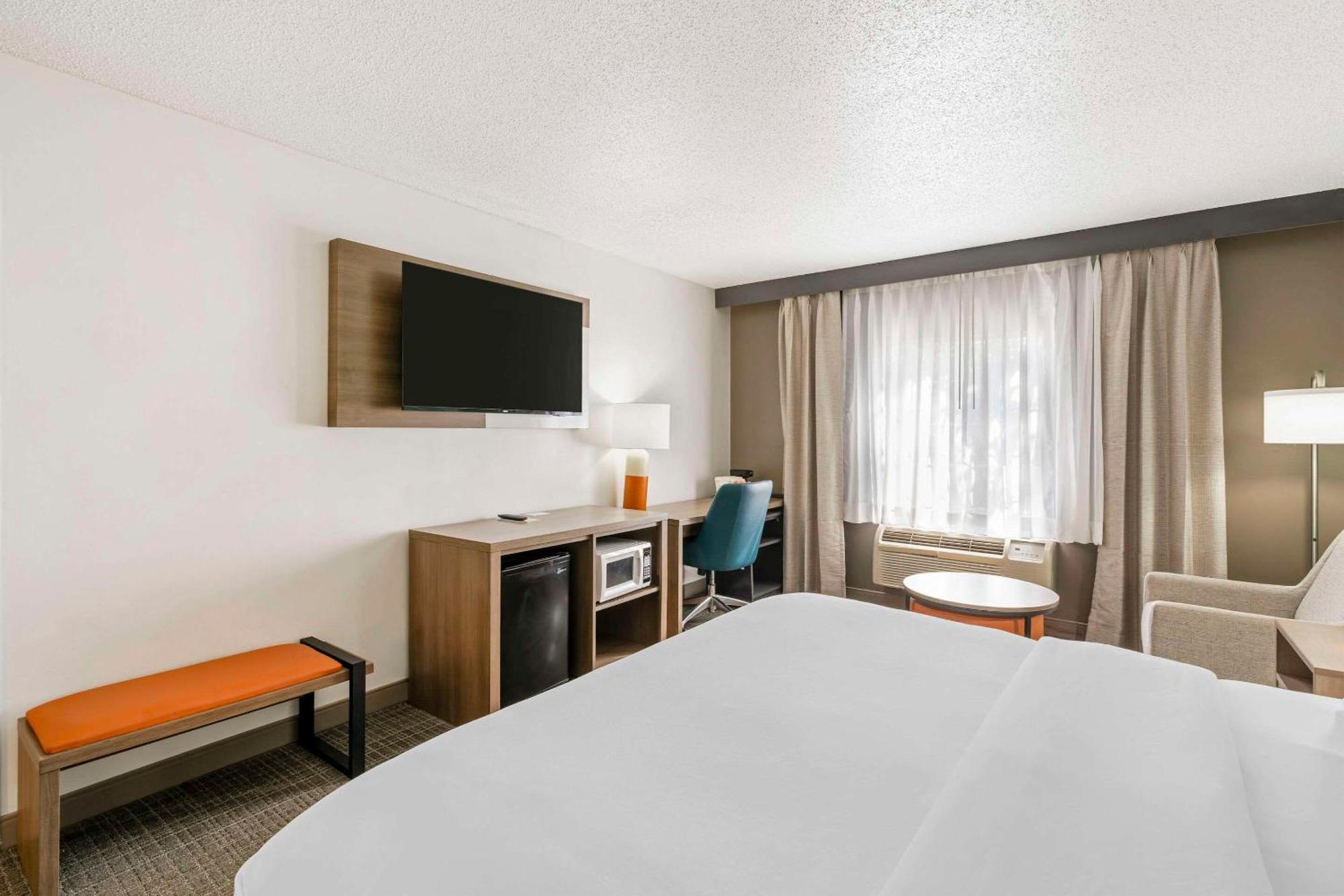 Comfort Inn & Suites Louisville Airport Fair & Expo מראה חיצוני תמונה