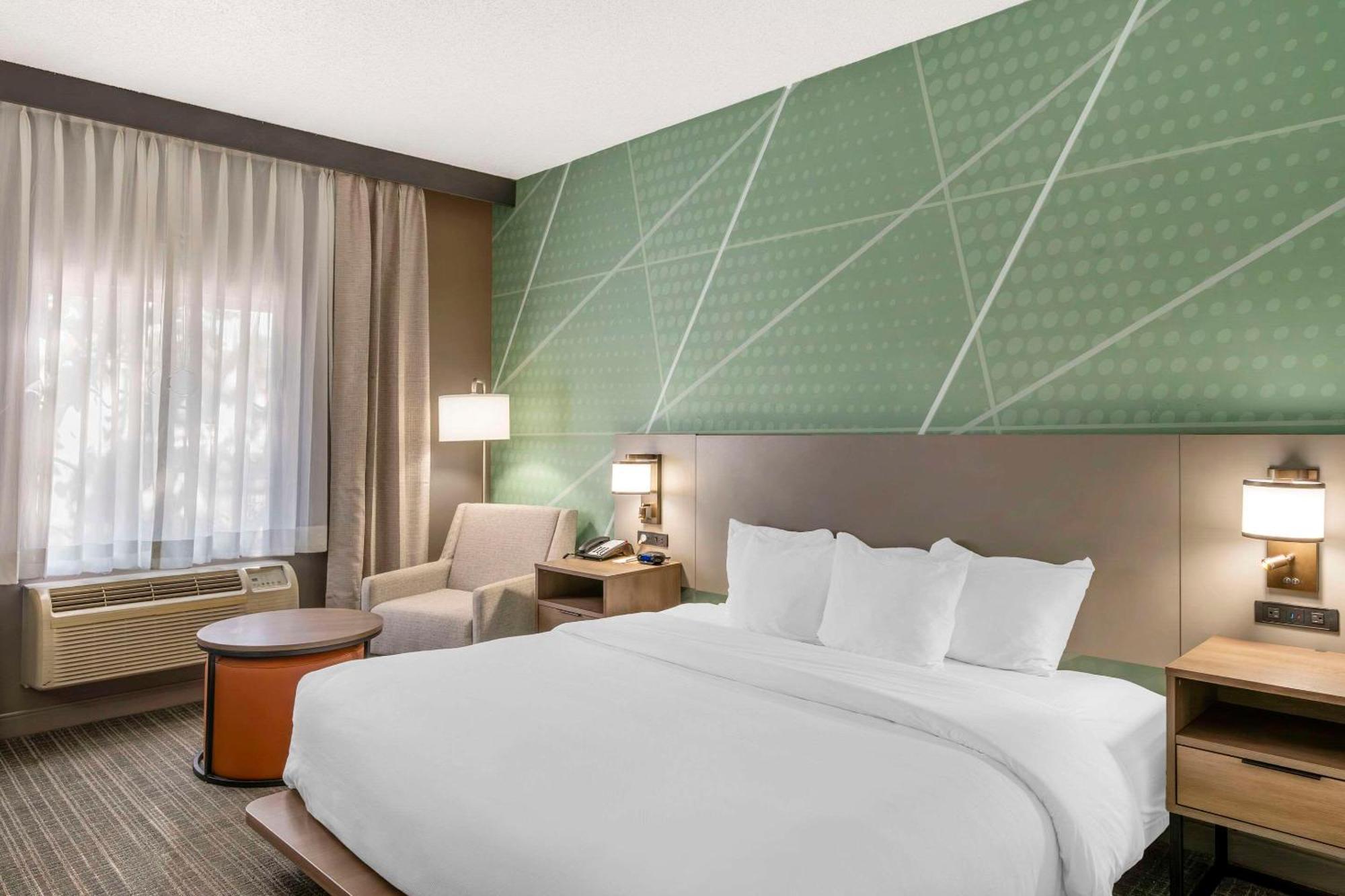 Comfort Inn & Suites Louisville Airport Fair & Expo מראה חיצוני תמונה