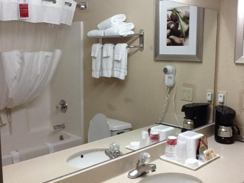 Comfort Inn & Suites Louisville Airport Fair & Expo מראה חיצוני תמונה